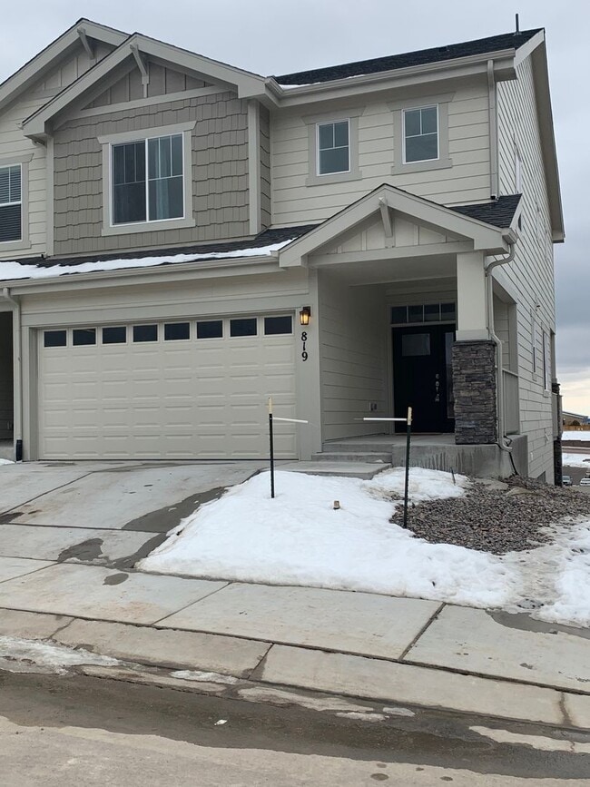 Primary Photo - Beautiful Townhome In Monument With Two Ma...