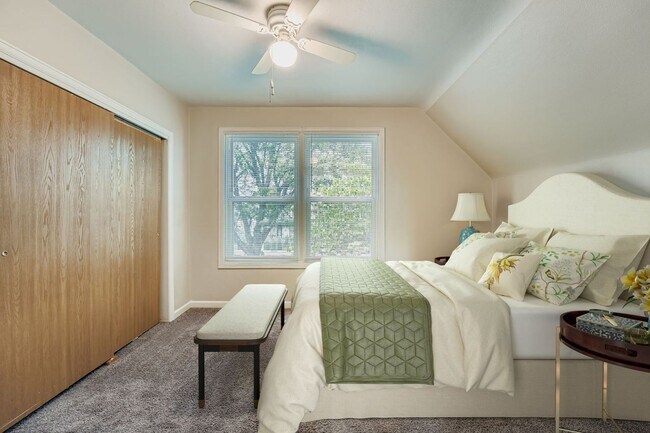 Building Photo - Stylish Home in the Heart of Highland with Detached Garage & Mother-in-Law Suite