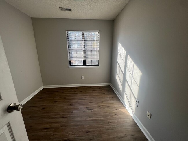 Building Photo - 129 Taylor Denton Ln