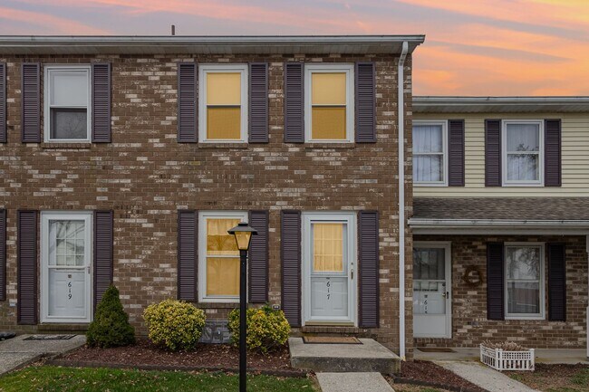 Primary Photo - 617 Allenview Dr