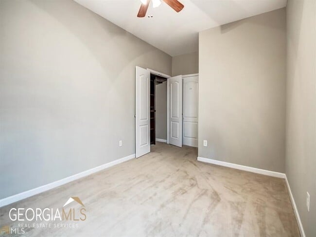 Building Photo - 54 Medallion Park