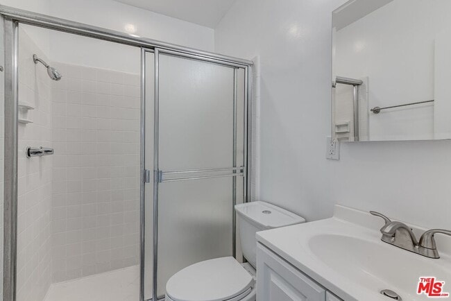 Building Photo - 4905 Coolidge Ave