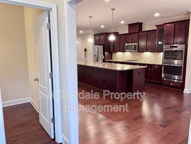 Building Photo - 136 Spring Pine Ln