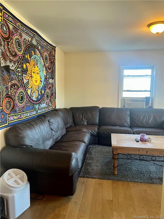 Building Photo - 115 Main St