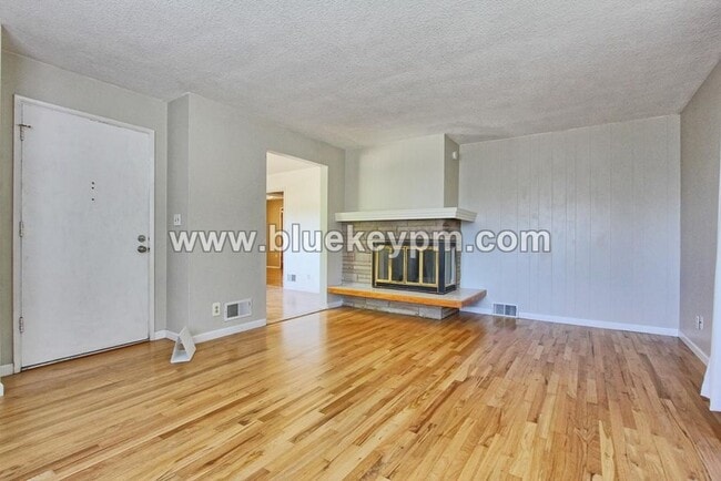 Building Photo - 1102 NW 41st St