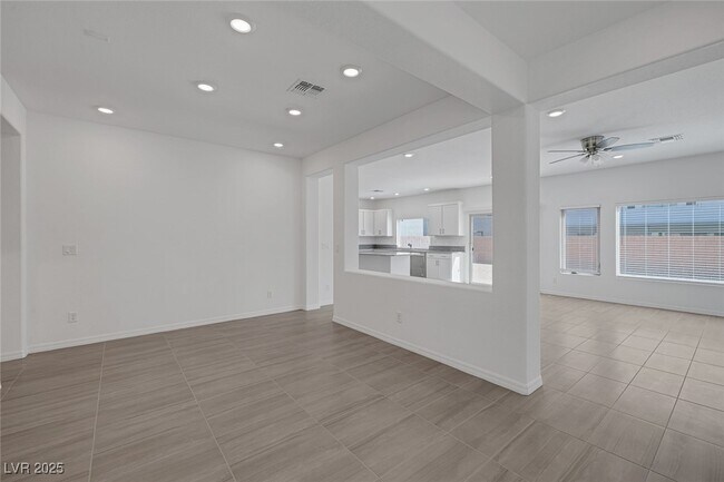 Building Photo - 6533 Twin Brks Ave