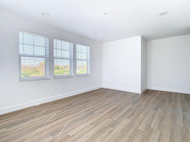 Building Photo - Brand New Constructed Townhouse in South Tampa - Available October 2024