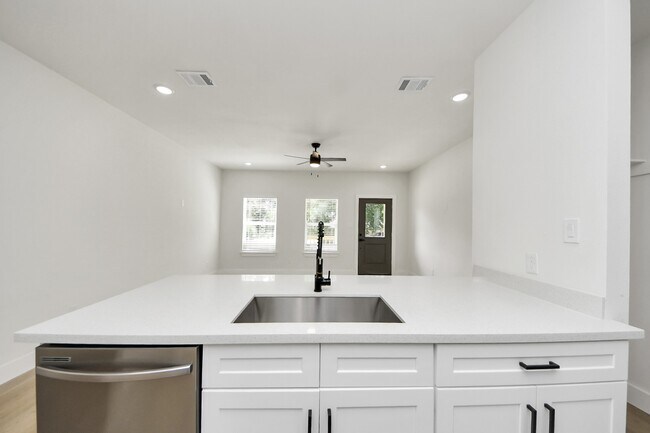 Building Photo - 1314 W Willis St