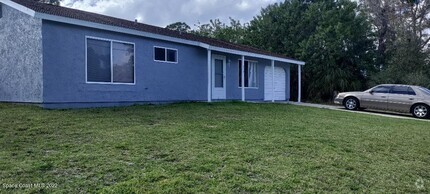 Building Photo - 950 San Filippo Dr SE