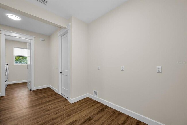 Building Photo - 522 Louden Ave