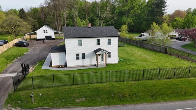 Building Photo - 6615 E Lake Rd