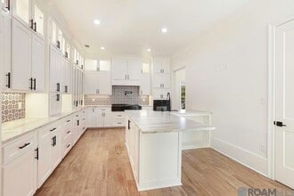 Building Photo - 18171 Vis-A-Vis Ave