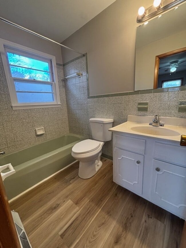 Building Photo - 891 Hill St