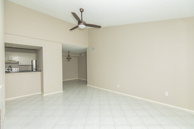 Building Photo - 7128 N Holiday Dr