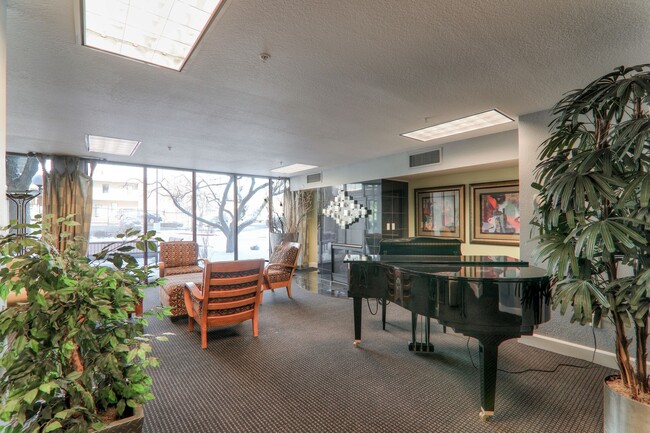 Building Photo - Fully Furnished Penthouse in Citywalk Downtown.  Short term okay