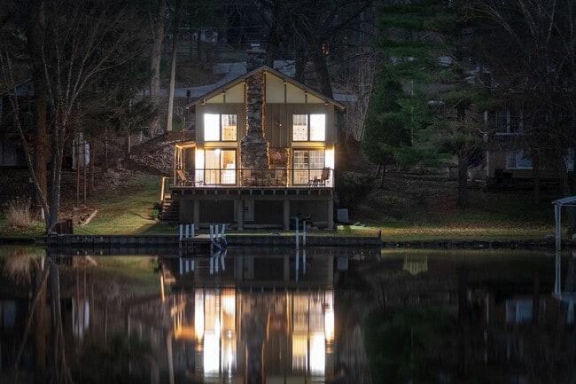 Building Photo - 2712 Ridge Ave