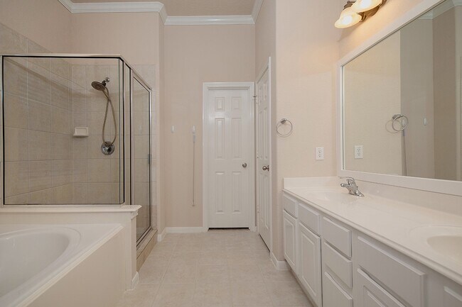 Building Photo - 47 N Spinning Wheel Cir