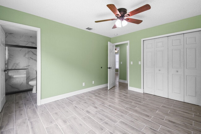 Building Photo - 2079 SE Triumph Rd