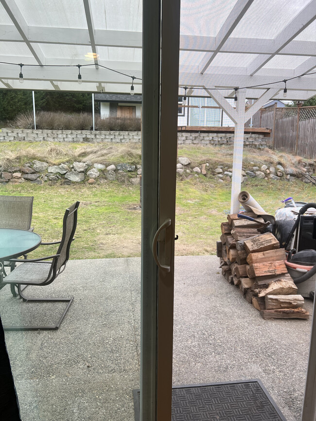 Building Photo - 558 Windsor Pl NE