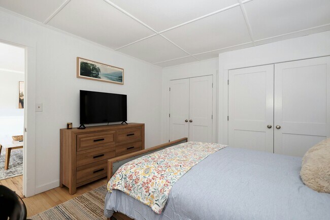 Building Photo - 6 Indian Ave