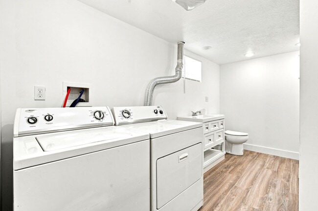 Building Photo - 5256 S 2000 W