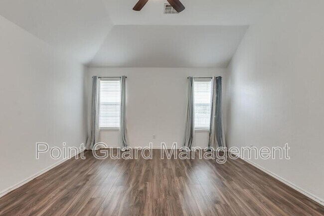 Building Photo - 10517 Queensbury Dr