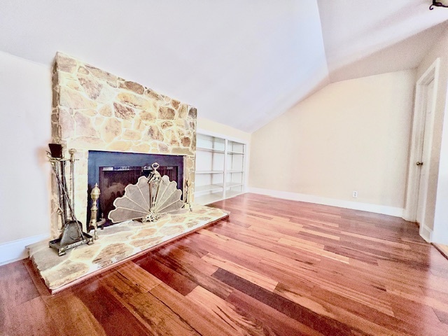 Fireplace in master bedroom - 849 Lasalle St