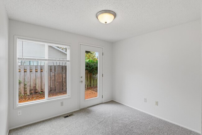 Building Photo - Freshly Updated 3-Bedroom Home with Fenced...