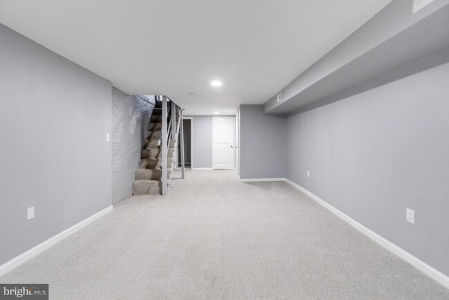 Building Photo - 1539 Abbotston St