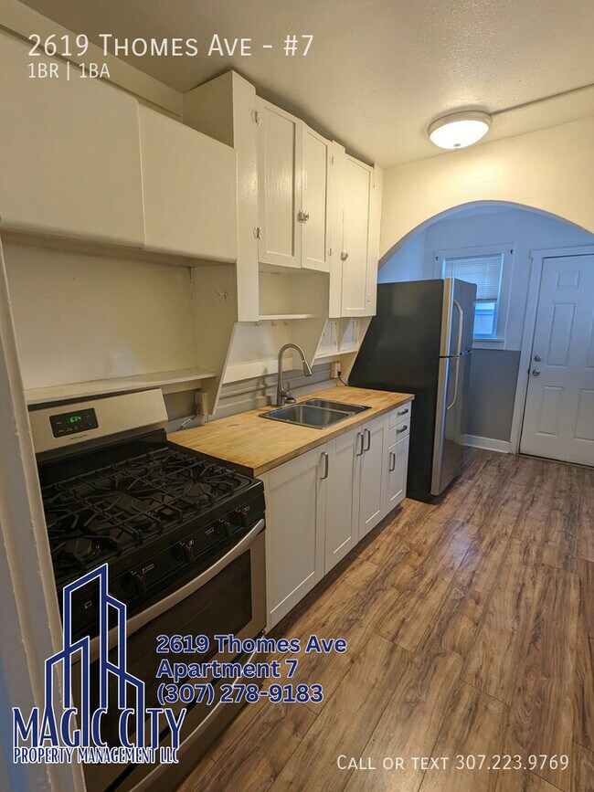 Building Photo - 2619 Thomes Ave