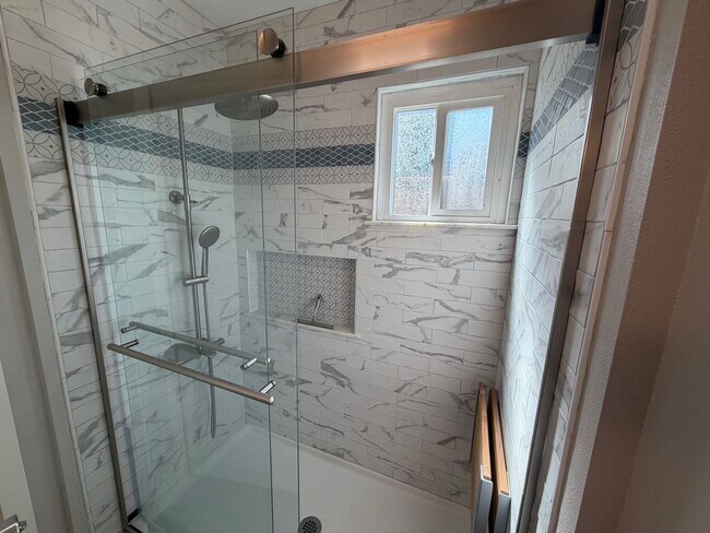 Building Photo - 9152 Condesa Dr