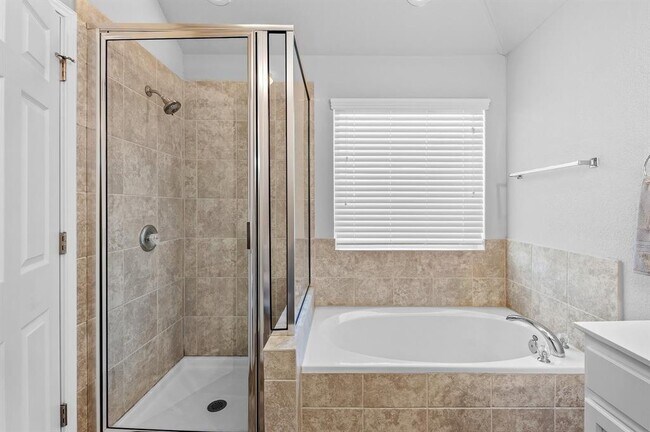 Building Photo - 235 Limerick Rd