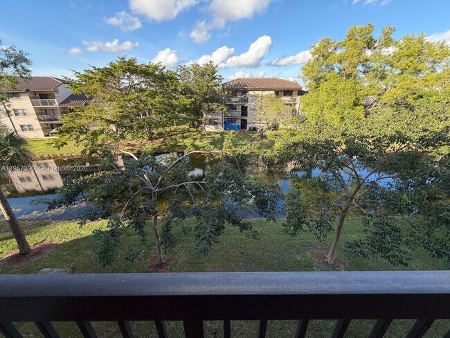 Building Photo - 9971 Nob Hill Pl