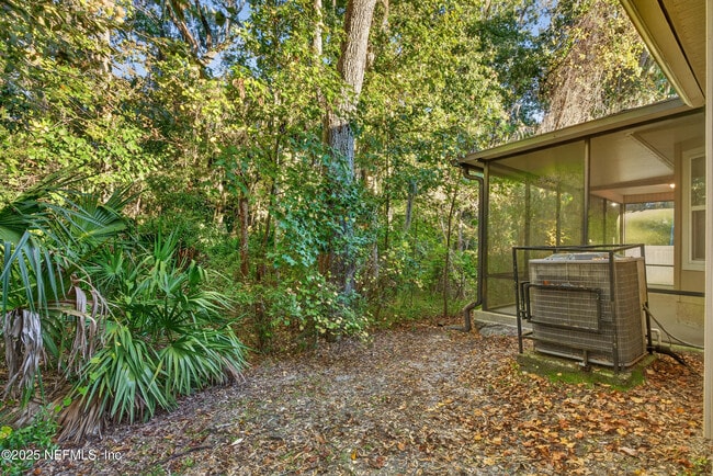 Building Photo - 15885 Bainebridge Dr