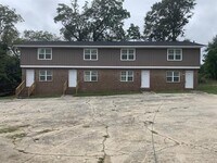 Building Photo - 460 Daffodil St