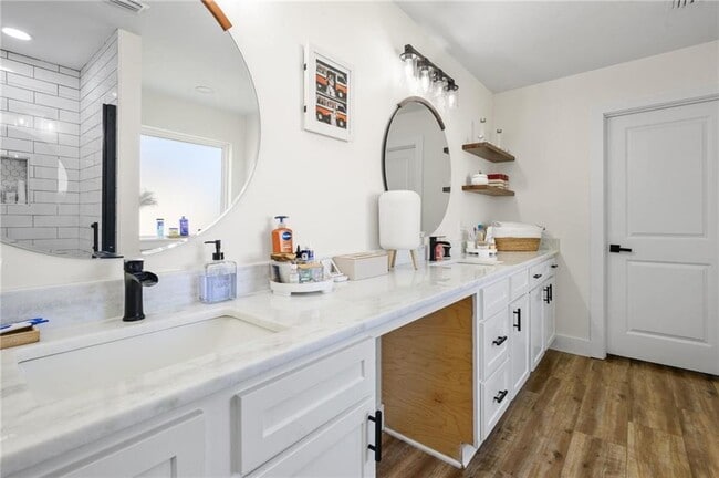 Building Photo - 350 Allison Ct