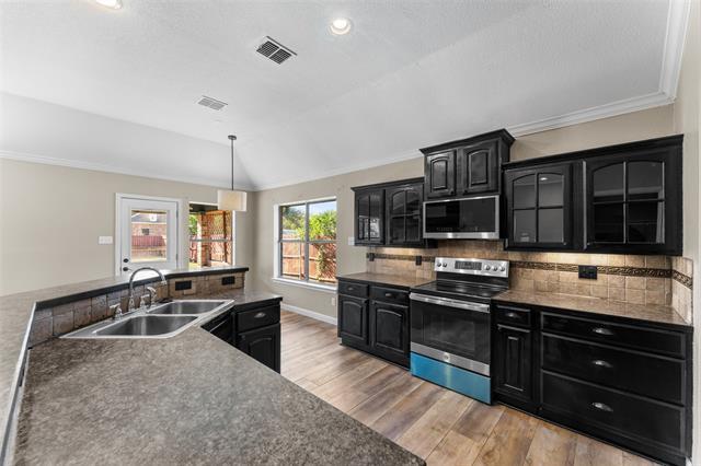 Building Photo - 132 Birdsong Ln