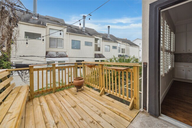 Building Photo - 6310 Taggart St