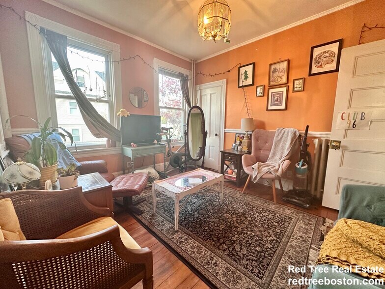 Building Photo - 52 Dustin St