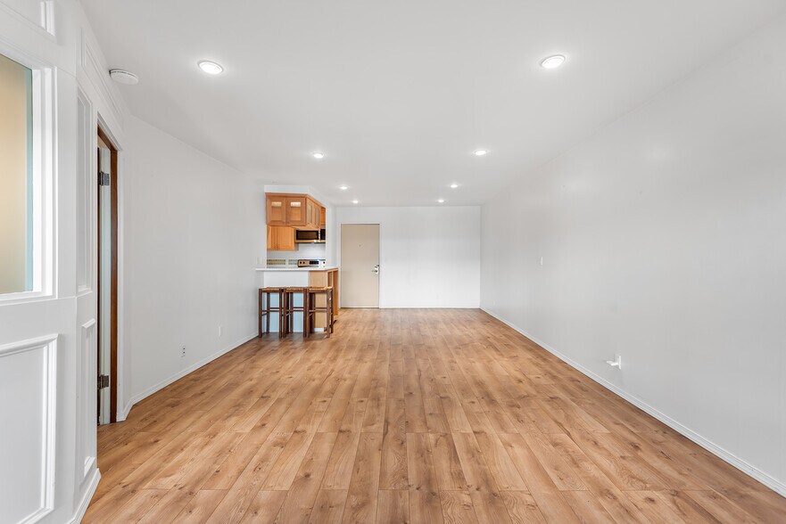 Building Photo - 7742 Redlands St