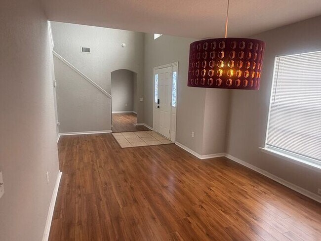 Building Photo - LARGE Single family home in Poinciana
