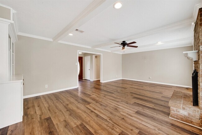Building Photo - 18111 Shireoak Dr