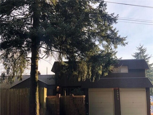 Building Photo - 18914 Ballinger Way NE