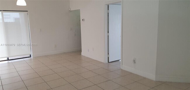 Building Photo - 6702 SW 152nd Pl