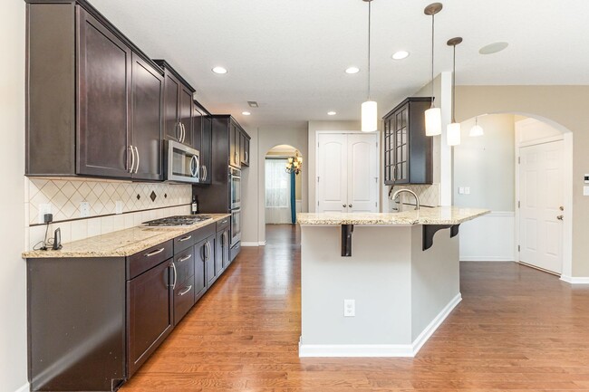 Building Photo - MOVE-IN READY!
