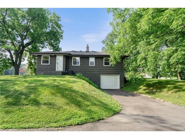 Building Photo - 1435 Englert Rd