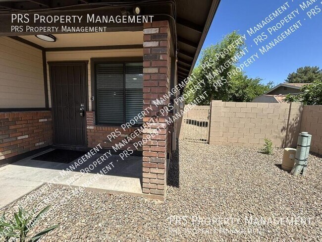 Building Photo - 551 S Lesueur
