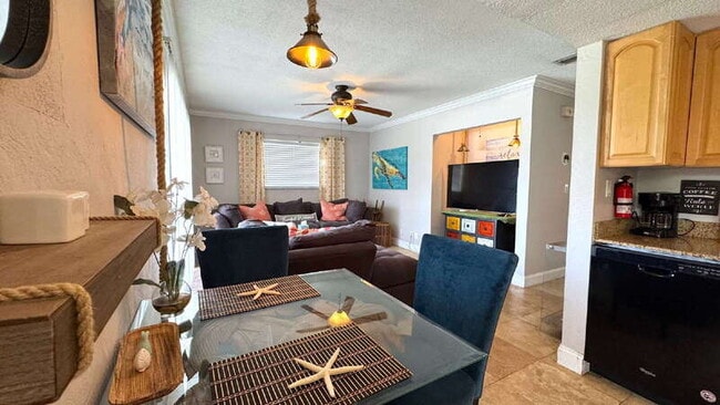 Building Photo - 506 University Blvd