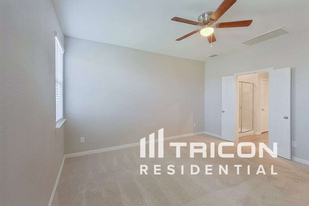 Building Photo - 235 Jenkinson Dr