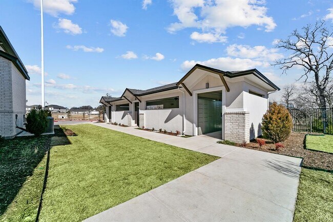 Building Photo - 920 Imperial Blvd